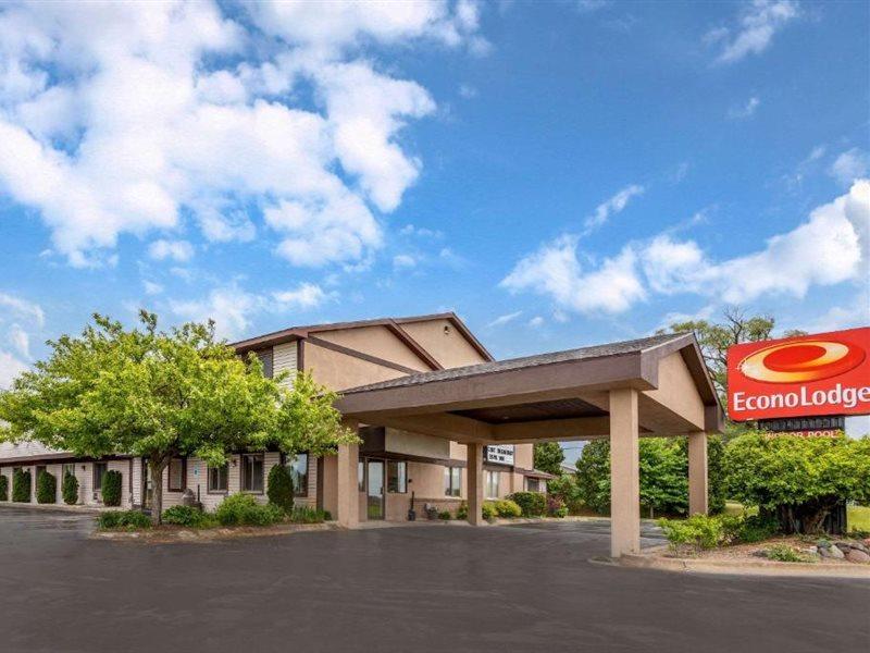 Econo Lodge Траверс-Сити Экстерьер фото