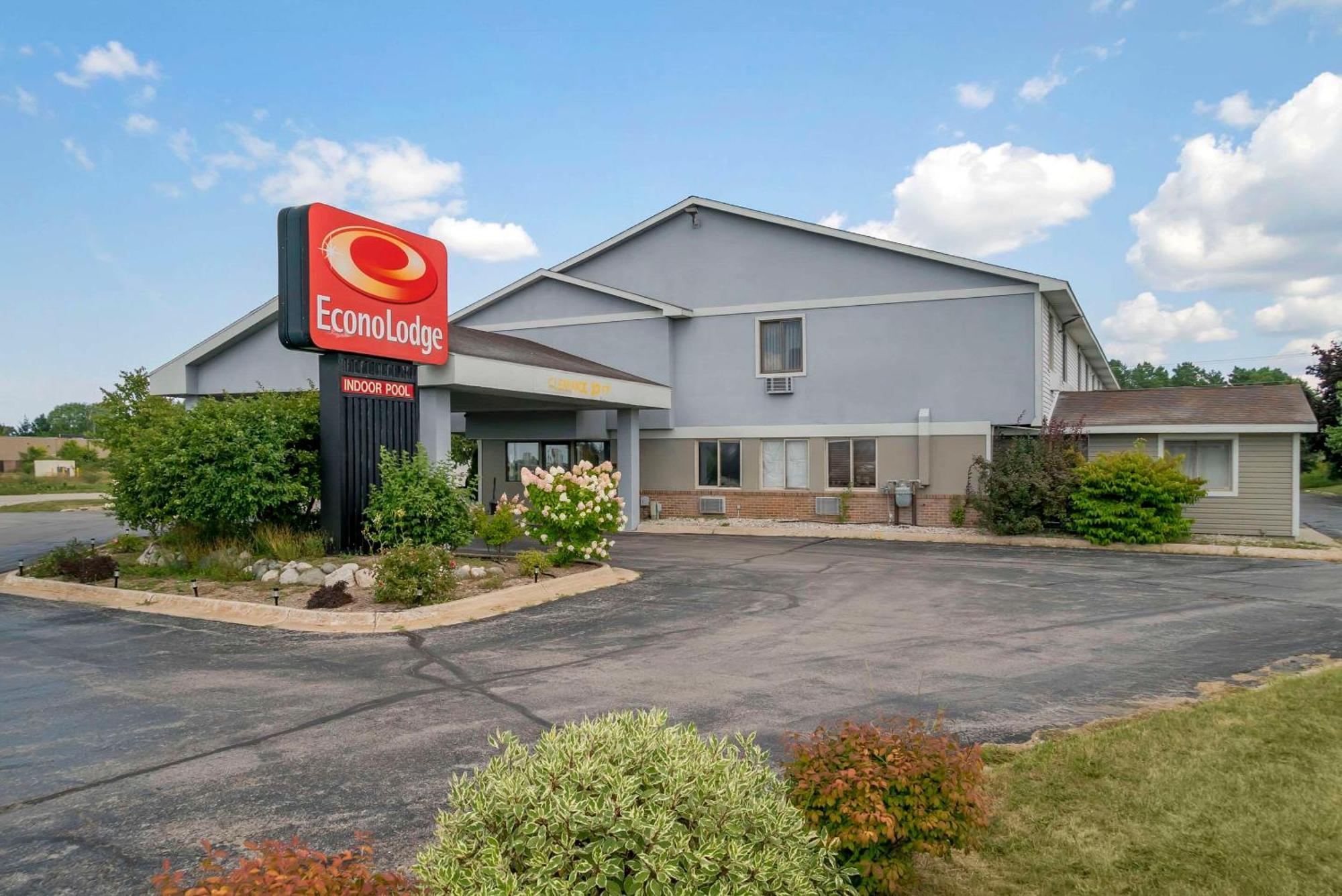 Econo Lodge Траверс-Сити Экстерьер фото